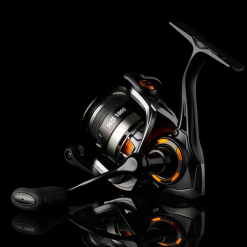 Savage Gear SG6 2500H FD -Pilker Verkäufe Savage Gear SG6 Spinnrolle 2 1280x1280