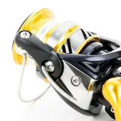 Daiwa 19 Revros LT 2500 -Pilker Verkäufe revros 2500 lt detail spule 1280x1280